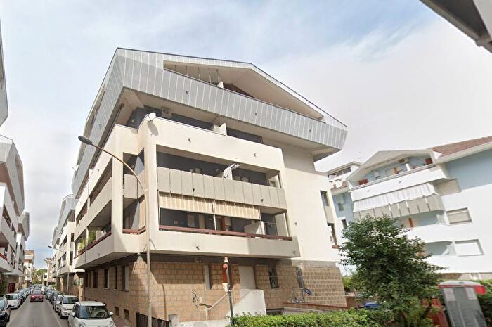 Appartamento trilocale in affitto in Viale Canto Novo, Centro, Francavilla al Mare