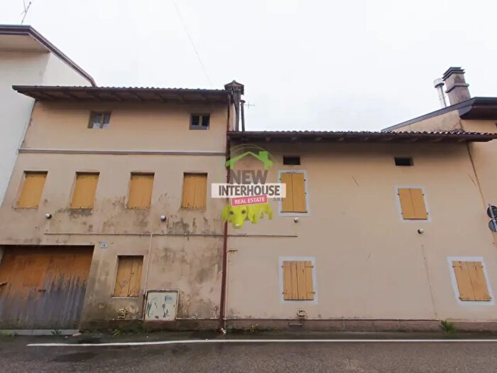 Appartamento con 9 locali in vendita in Via Piazzetta, San Quirino