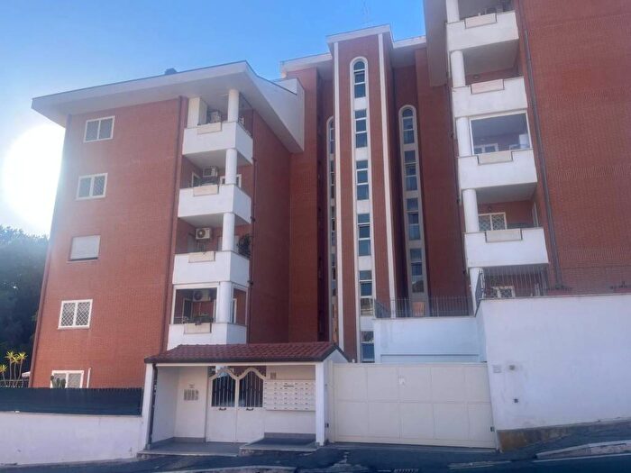 Casa trilocale in affitto in Viale Luigi Moretti, Pisana Bravetta, Roma
