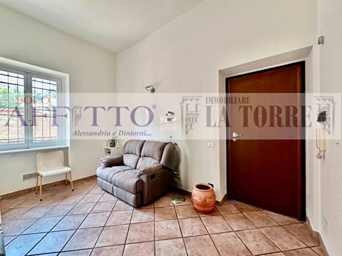 Appartamento trilocale in affitto in via demicheli, Novi Ligure
