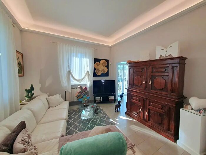 Casa quadrilocale in vendita in Er Corte Castello, Lucca