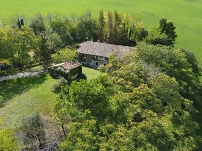 Casa con 6 locali in vendita in Frazione Montesecco, Pergola