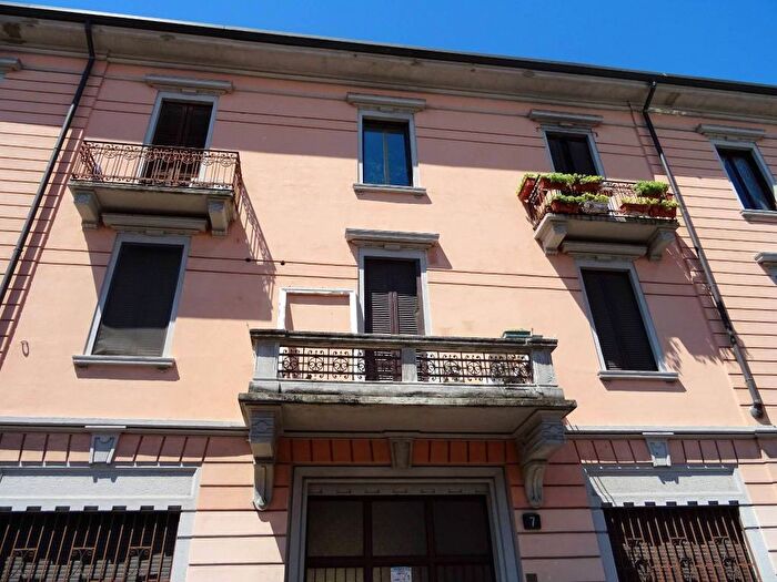 Appartamento trilocale in affitto in Via Leonardo Bruni, Dergano, Milano