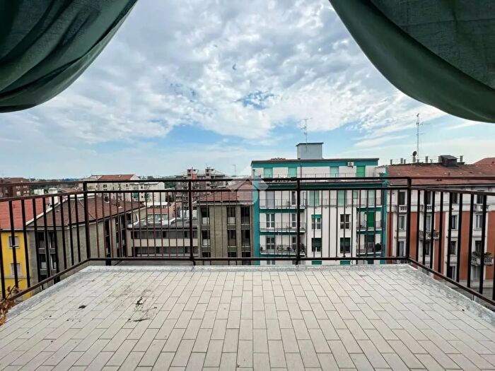 Appartamento bilocale in vendita in Viale Corsica, Milano