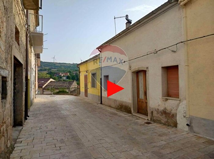 Appartamento trilocale in vendita in Via Rossini, Orsara Di Puglia