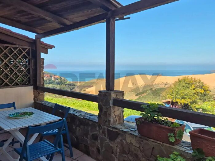 Casa quadrilocale in vendita in Via delle Dune, Arbus