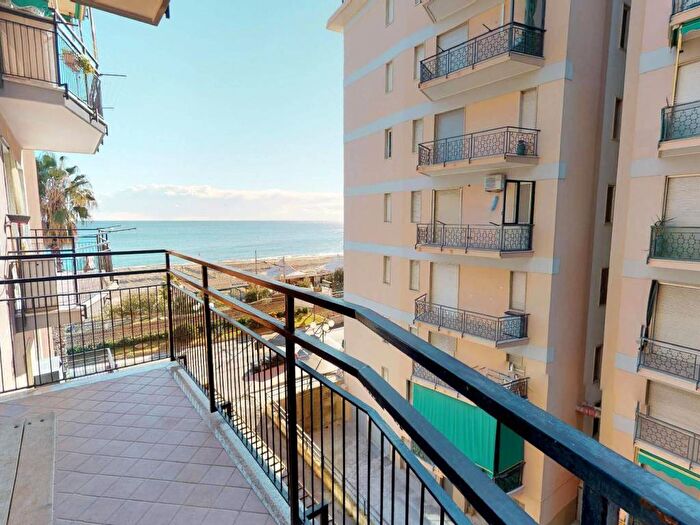 Appartamento bilocale in affitto in Corso Europa, Borghetto Santo Spirito