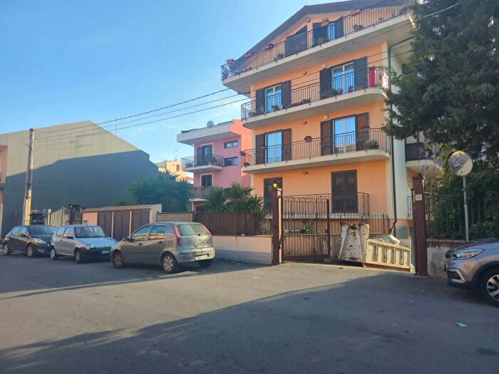 Appartamento quadrilocale in vendita in Via per Santa Maria Ammalati, Acireale