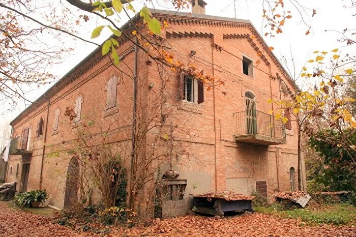 Casa con 9 locali in vendita in Via Verona SantAgata Bolognese, SantAgata Bolognese