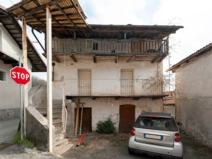 Casa trilocale in vendita in Via Villa, Brondello