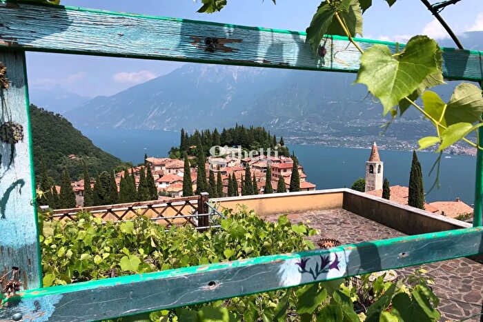 Casa in vendita in Viale Europa, Tremosine