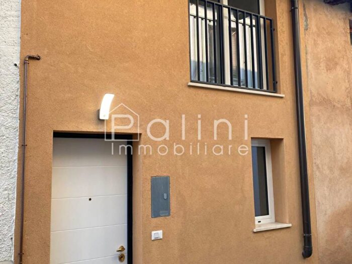 Casa bilocale in affitto in Via Maiolini, Centro, Ome