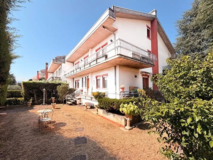 Casa con 7 locali in vendita in Via Pietrantonio Corsignani, Avezzano