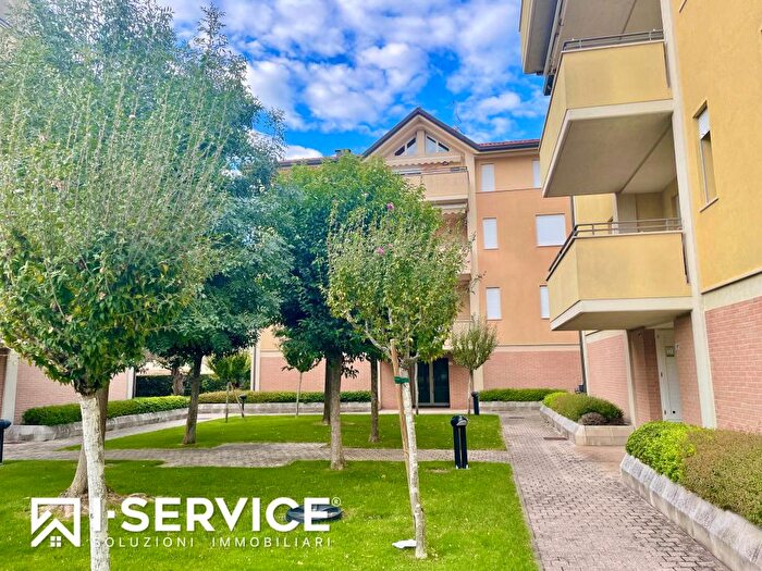 Appartamento trilocale in vendita in Viale Cesare Battisti a, Cesenatico