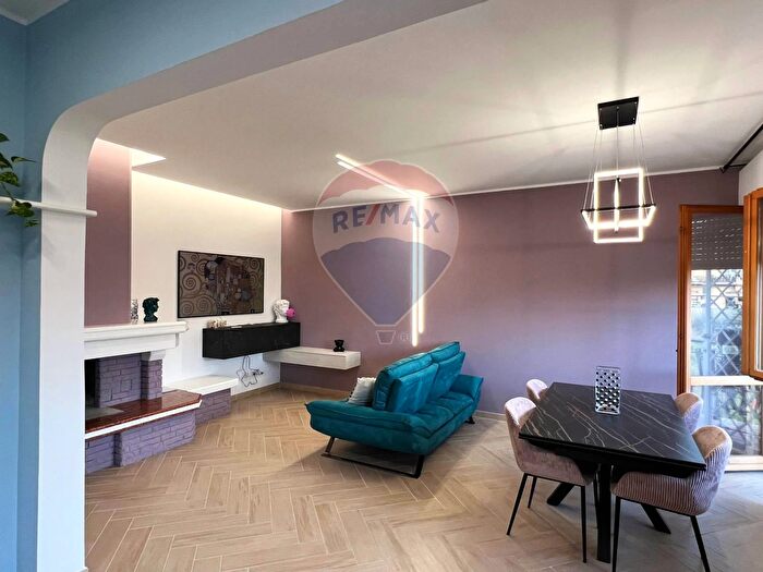 Appartamento bilocale in vendita in Via Pian del Marmo, Roma