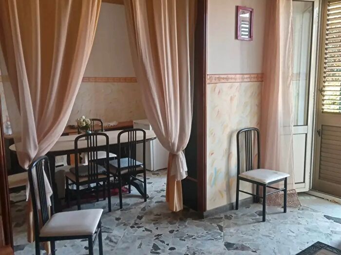 Appartamento con 5 locali in vendita in Acireale