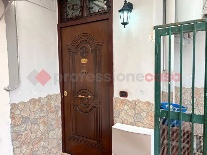 Appartamento bilocale in vendita in Largo Fontana, Torre Del Greco