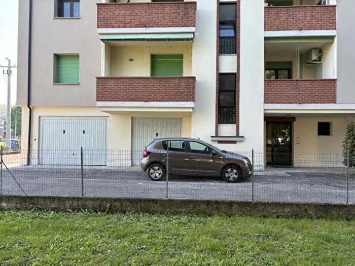 Appartamento trilocale in vendita in Via Boves, Soliera