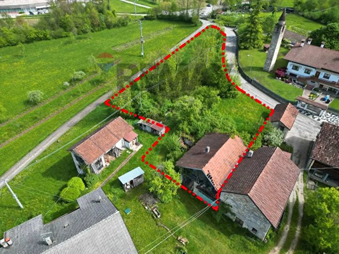Casa con 10 locali in vendita in Via Marcador Snc, Borgo Valbelluna