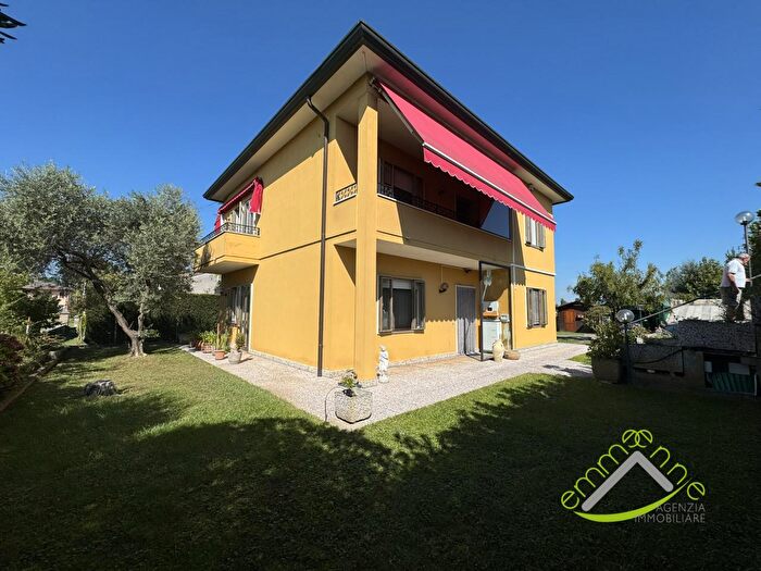 Casa con 7 locali in vendita in Via Sopracornio, Campagna Lupia