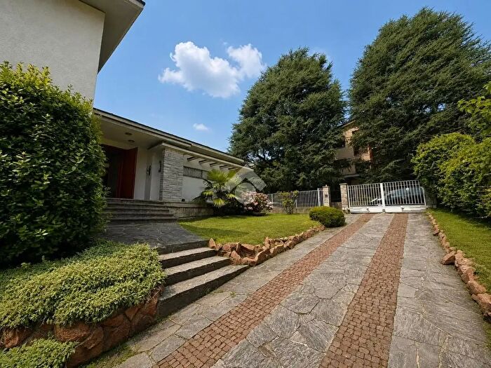 Casa con 5 locali in vendita in Via Monte Giardino, Varese