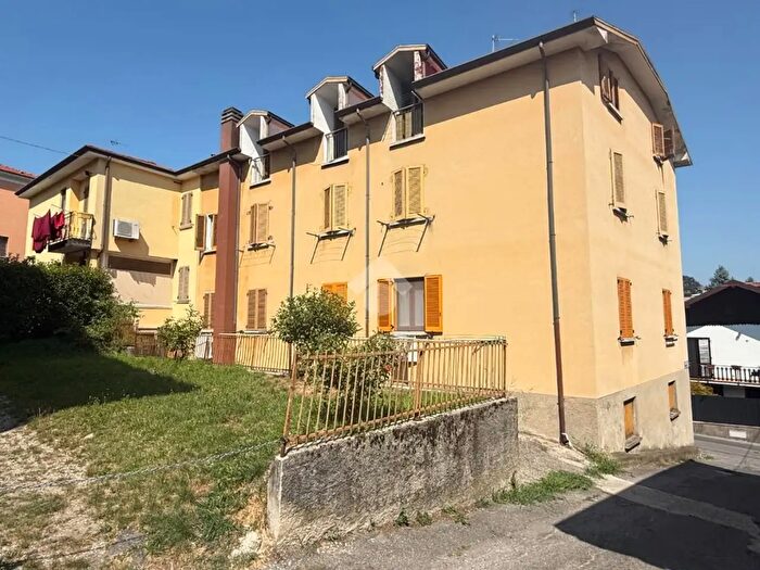Appartamento trilocale in vendita in Via Monsignor Viganò, Brivio