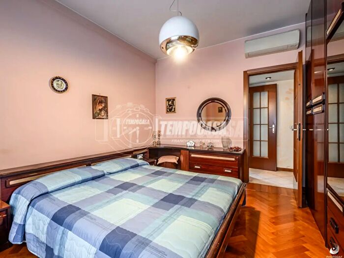 Appartamento quadrilocale in affitto in Via Rombon, Milano