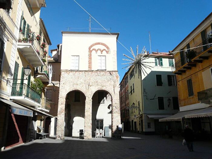 Appartamento bilocale in affitto in Via Venezia, Centro, Loano