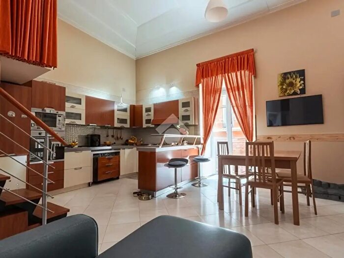 Appartamento quadrilocale in vendita in Via Michele Morelli, Napoli