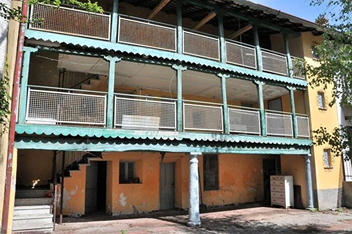 Casa con 10 locali in vendita in Via Case Manzoni Cremeno, Cremeno