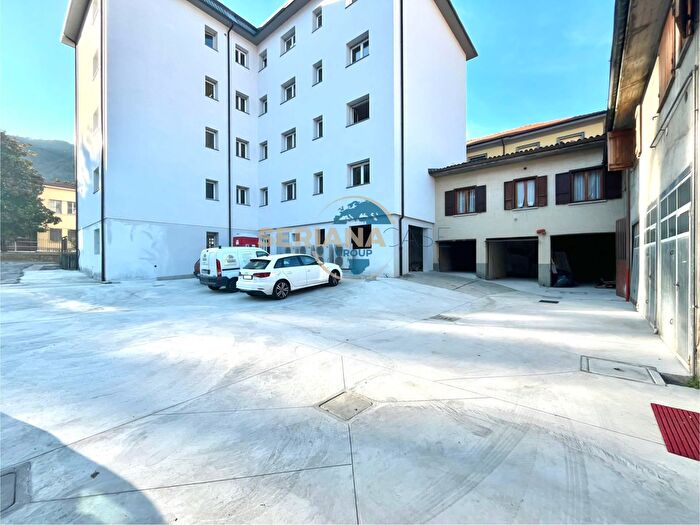 Appartamento con 5 locali in vendita in Via San Martino, Pradalunga