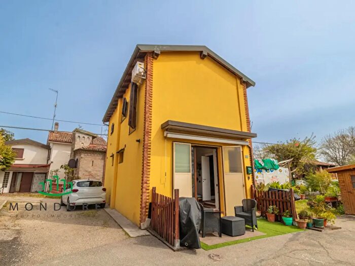 Casa trilocale in vendita in Via Ferrarese, Castel Maggiore