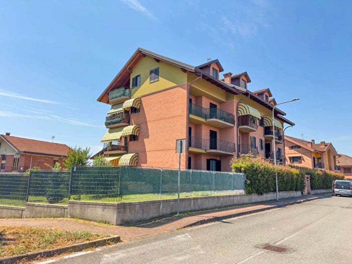 Appartamento quadrilocale in vendita in Via Lanzo, Brandizzo