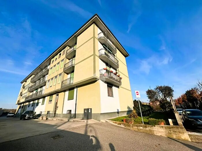 Appartamento trilocale in vendita in Via della Madonnina, Verolengo