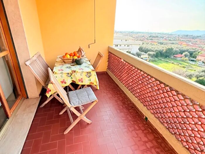 Appartamento quadrilocale in vendita in Massa