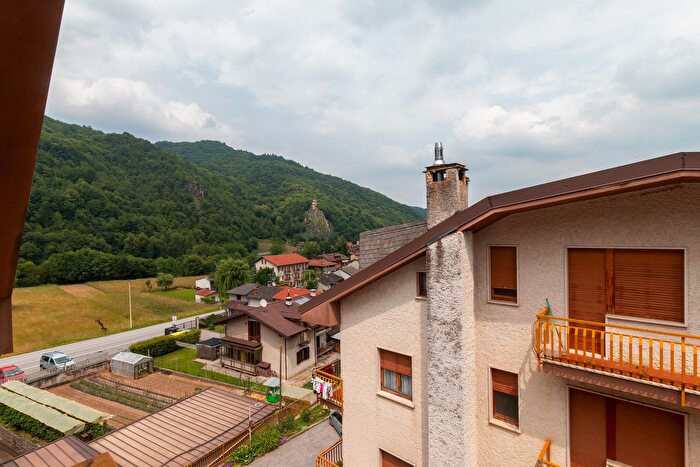 Appartamento quadrilocale in vendita in Via Mistral, Monterosso Grana