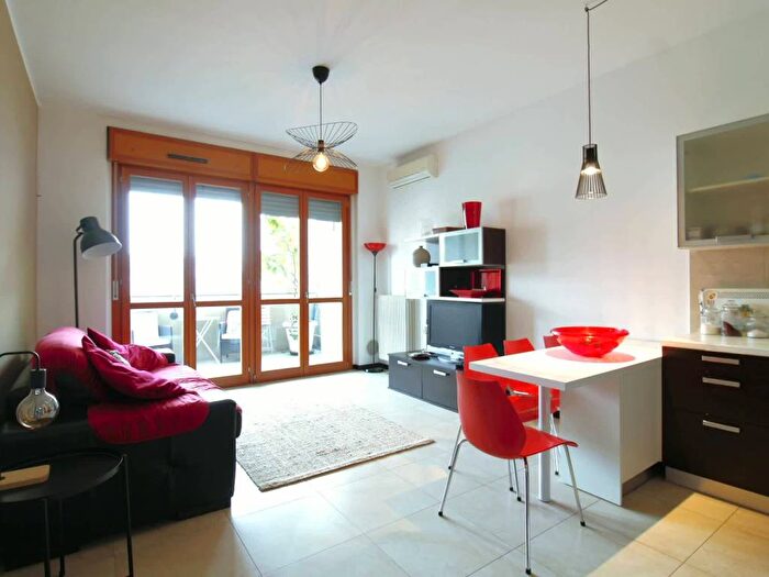 Appartamento bilocale in affitto in Via Savona, Giambellino, Milano