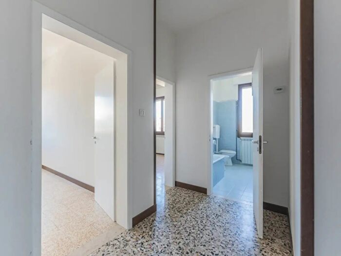 Appartamento trilocale in vendita in Via Guido Cantelli, Galliera