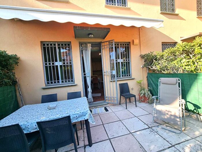 Casa quadrilocale in affitto in Via Amerigo Vespucci, Centro, Viareggio