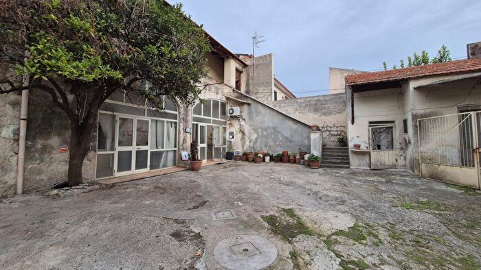 Casa trilocale in vendita in Corso Vittoria, Portico Di Caserta