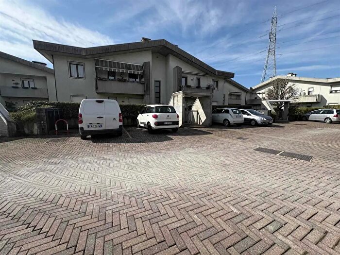 Appartamento con 5 locali in vendita in Via Macchiavelli, Montecchio Maggiore