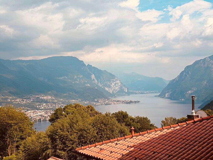 Appartamento quadrilocale in vendita in Via Palembri, Bellagio