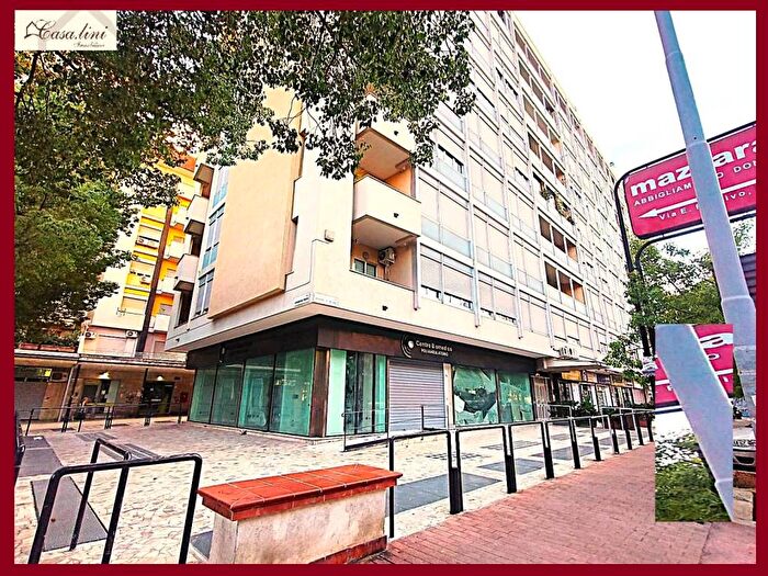 Appartamento con 6 locali in affitto in Via Empedocle Restivo, De Gasperi Croce Rossa, Palermo