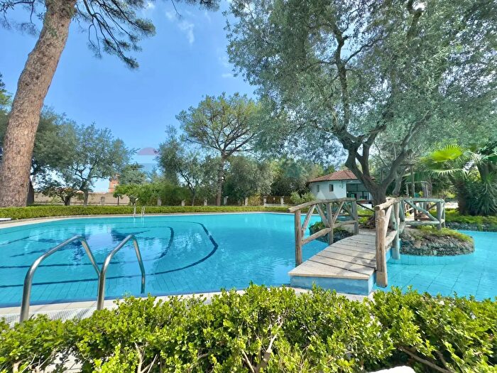 Appartamento trilocale in vendita in Via degli Aranci, Sorrento