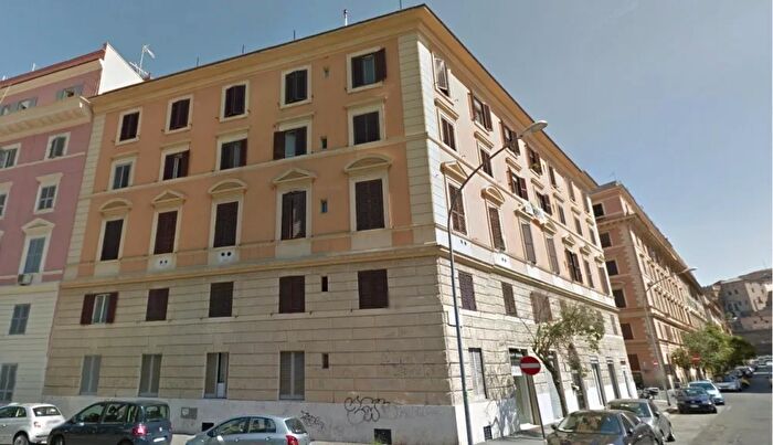 Appartamento trilocale in affitto in Via Santamaura Roma Roma, Roma