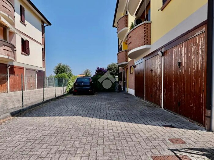 Appartamento trilocale in vendita in Via Francesco Borromini, Reggio nell'Emilia