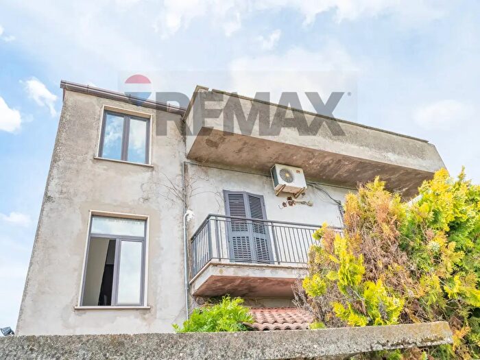 Appartamento quadrilocale in vendita in Via Gessopalena, Roma