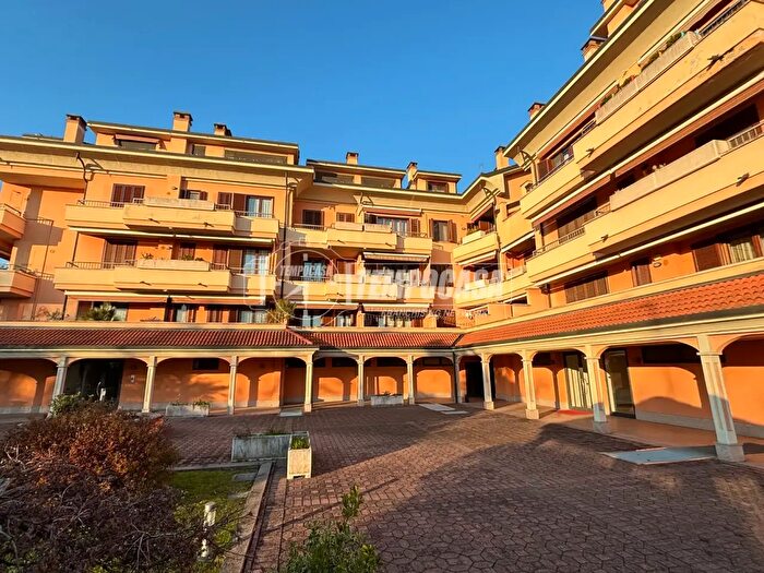 Appartamento trilocale in vendita in Via Costantino, Paullo