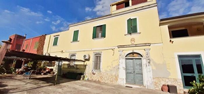 Appartamento con 6 locali in vendita in Strada Vicinale BaddimannaFiligheddu, Sassari
