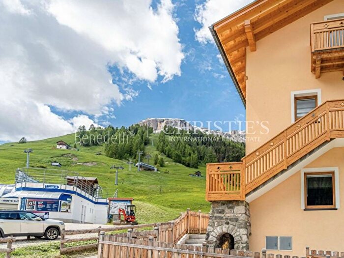 Appartamento trilocale in affitto in Via PaluaciaAraba, Livinallongo del Col di Lana